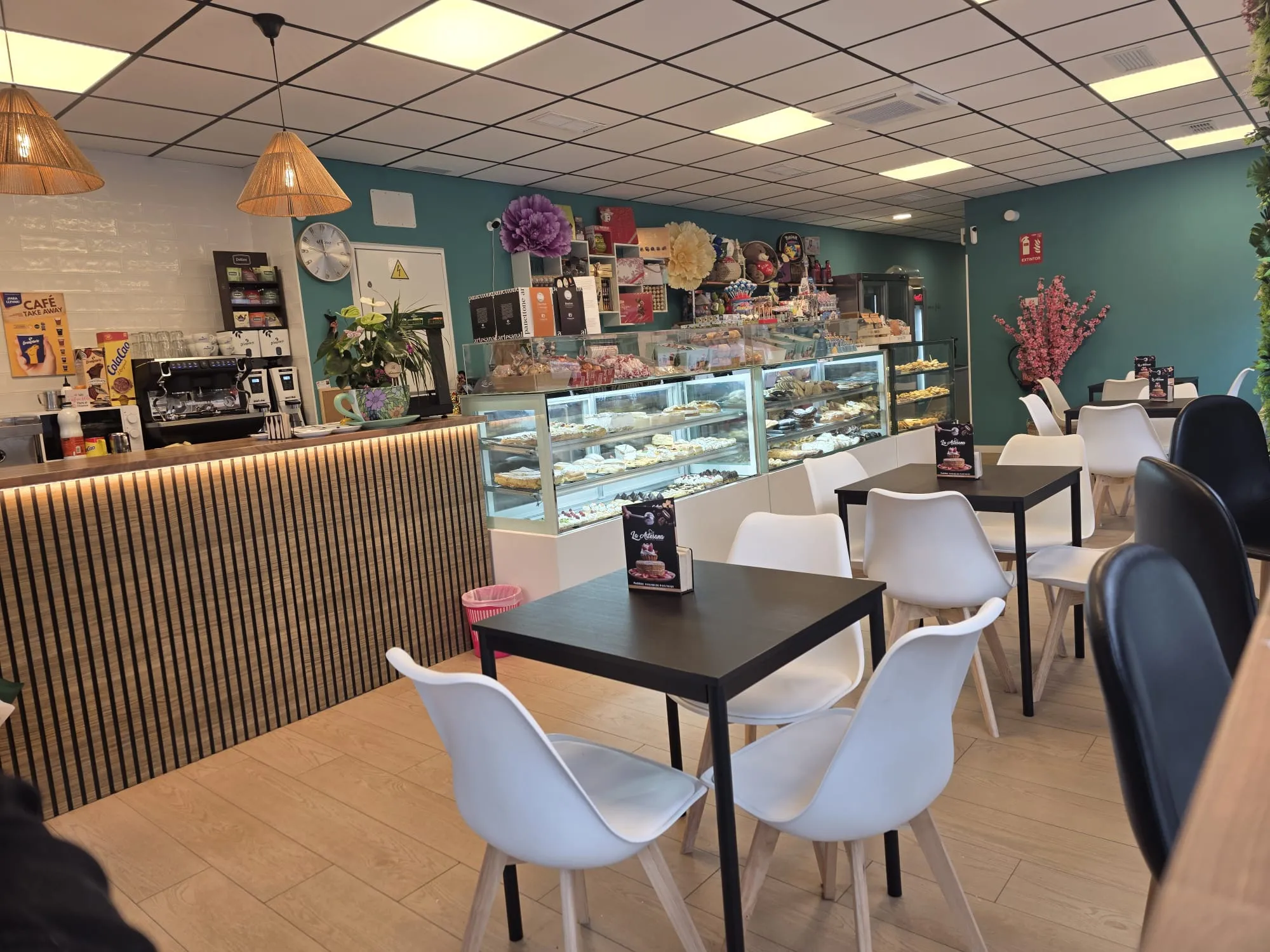 Cafetería Churrería La Artesana